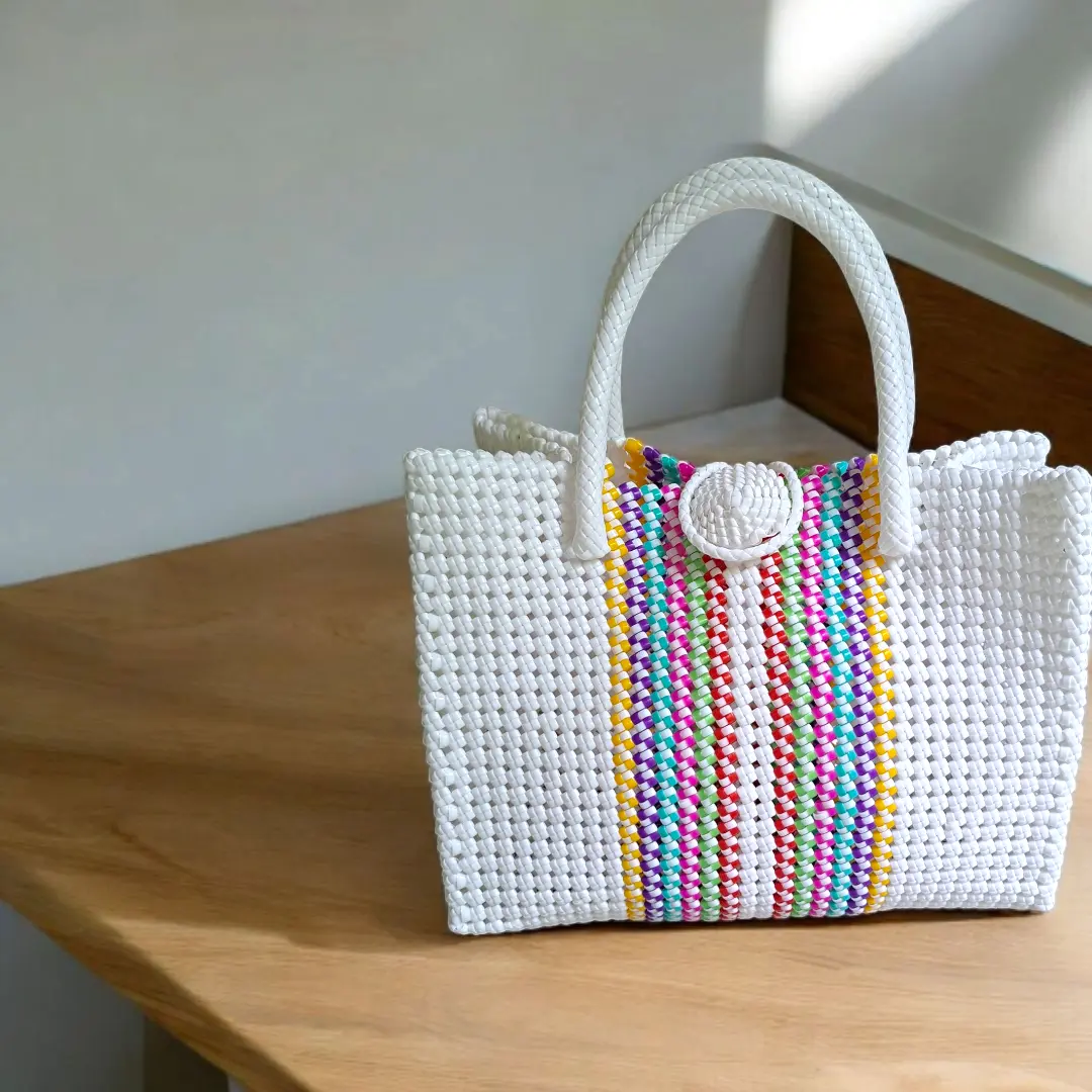 রাঙ্গামাটির সাদা মাল্টিকালার টিফিন ক্যারিয়ার ব্যাগ - Ranga Ghor BD হস্তশিল্প