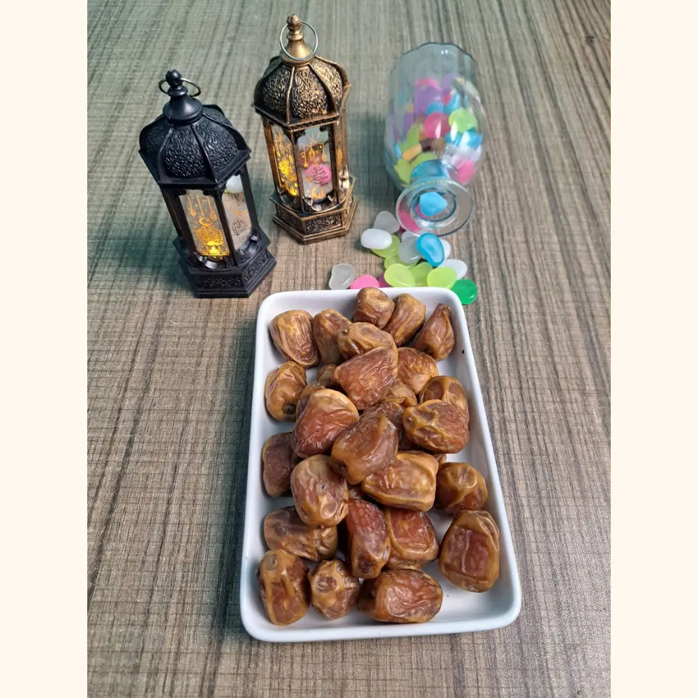 সুক্কারি খেজুর রমজানের লণ্ঠন ও কালারফুল জার সহ rangaghorbd